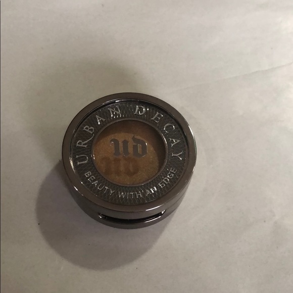 Urban Decay HTF! NWOB Vintage eyeshadow in Rust! - Picture 3 of 6